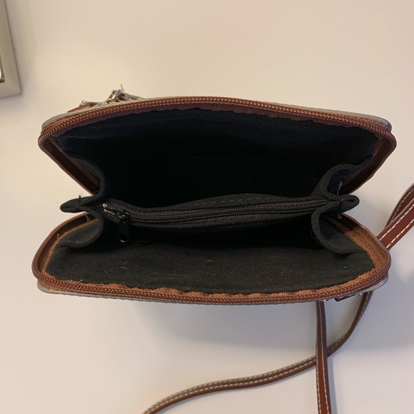 EUC - Vera Pelle bucket style Purse - Picture 5 of 6